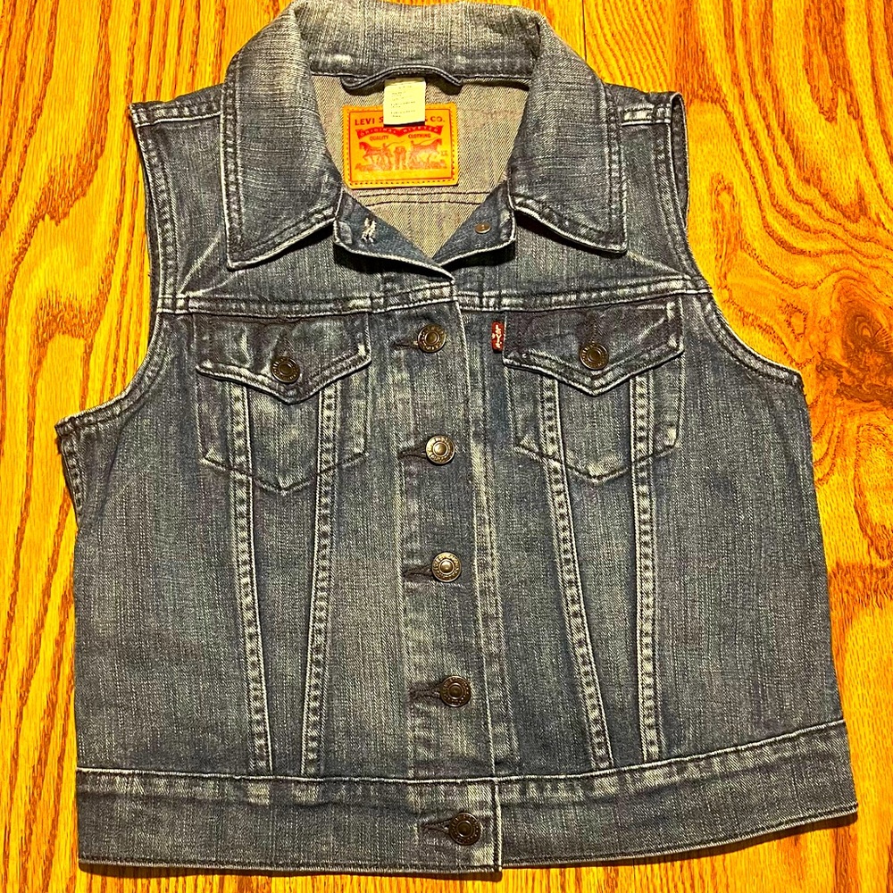 Levi’s Women’s Blue Denim Vest, size Small